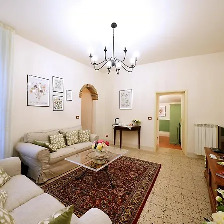 Vakantiehuis Historic Overlooking Trasimeno Paciano